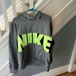 Mens Nike Therma Fit Hoody. Very warm! NWT Medium